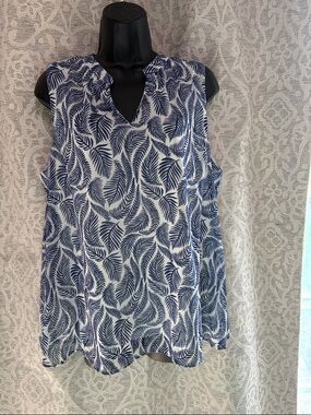 Papermoon XL Sleeveless Navy Leaf-Print V-Neck Women’s Top